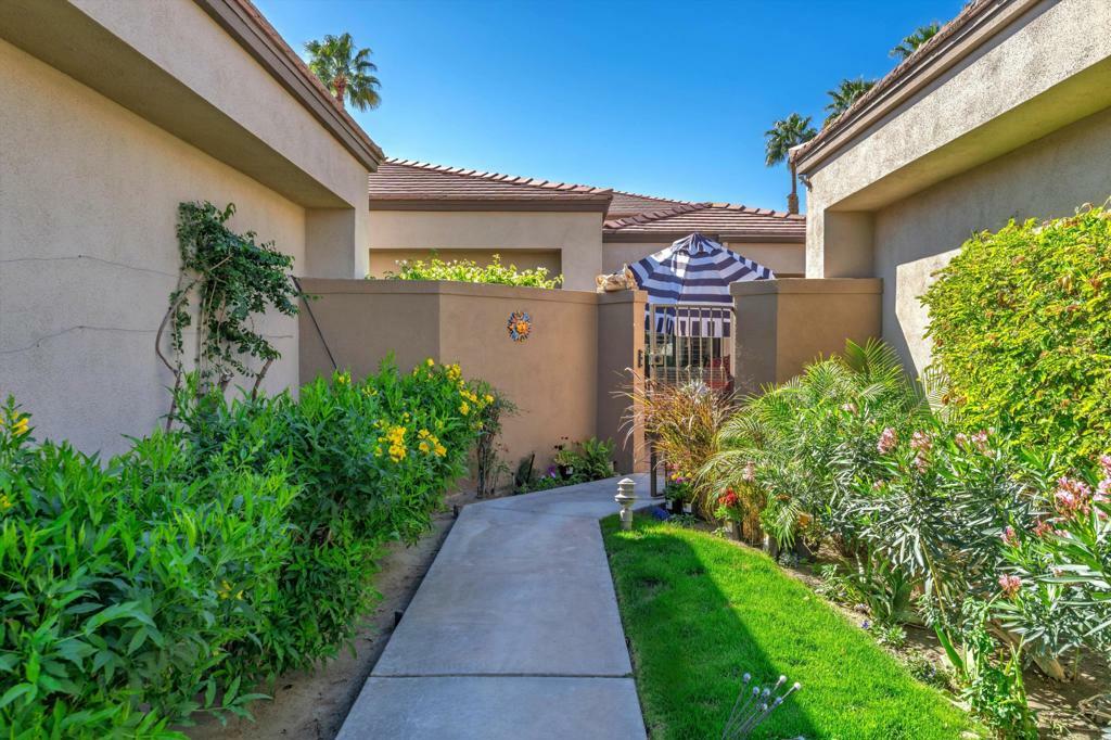 Property Photo: 54121 Oakhill CA 92253
