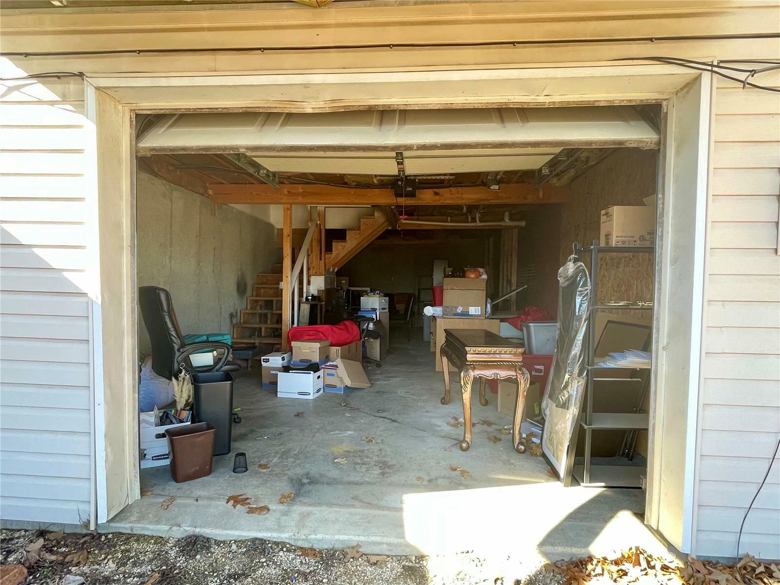 Property Photo:  401 Country Villa  MO 65584 