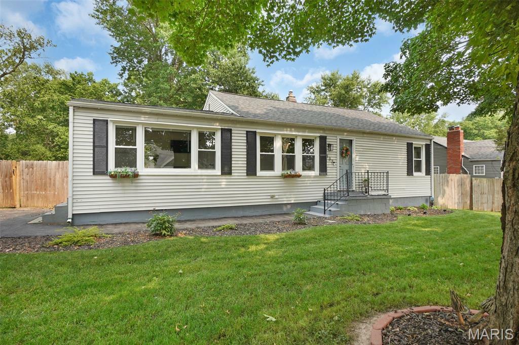Property Photo: 132 Edgeworth Avenue MO 63043