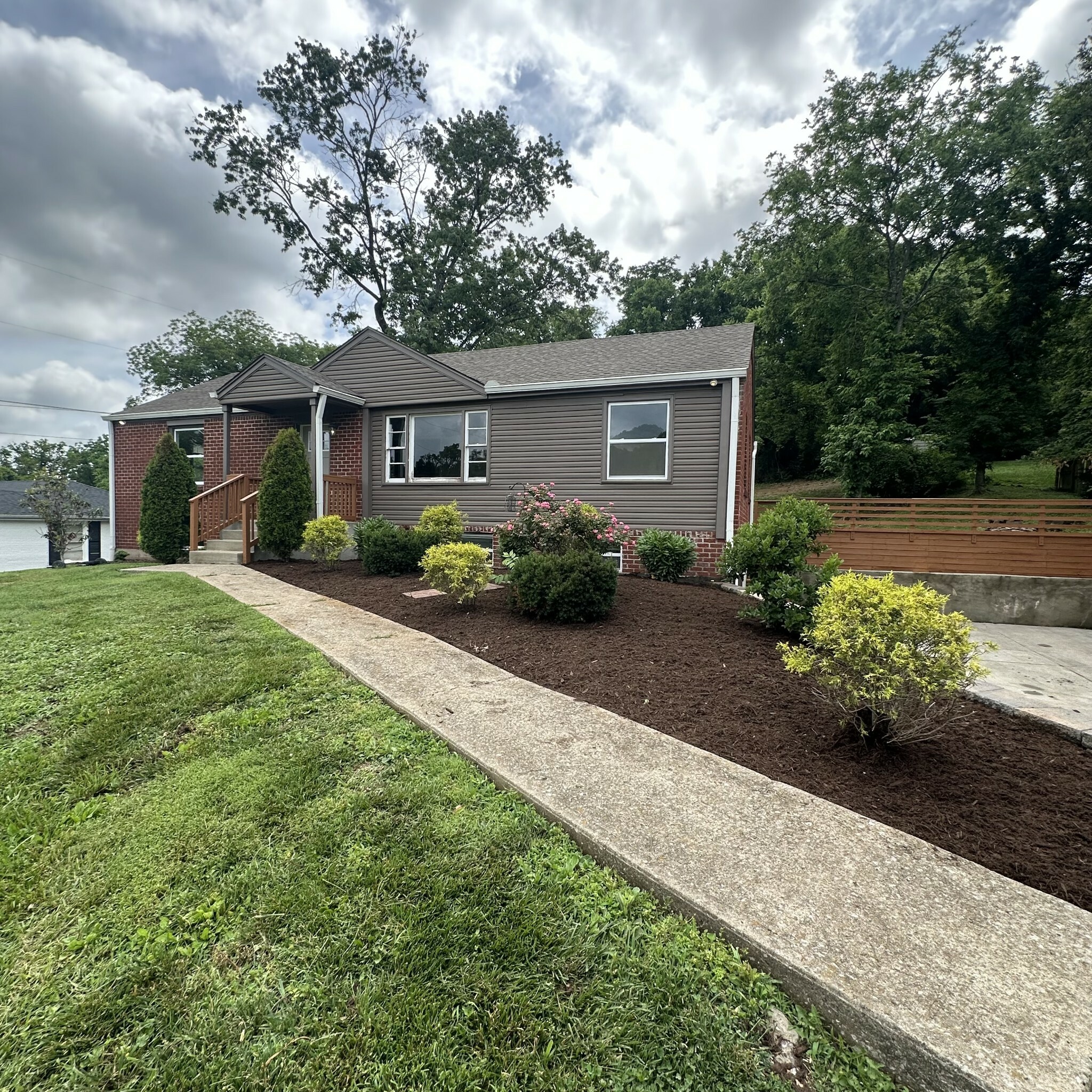 Property Photo: 712 S Dickerson Rd TN 37072