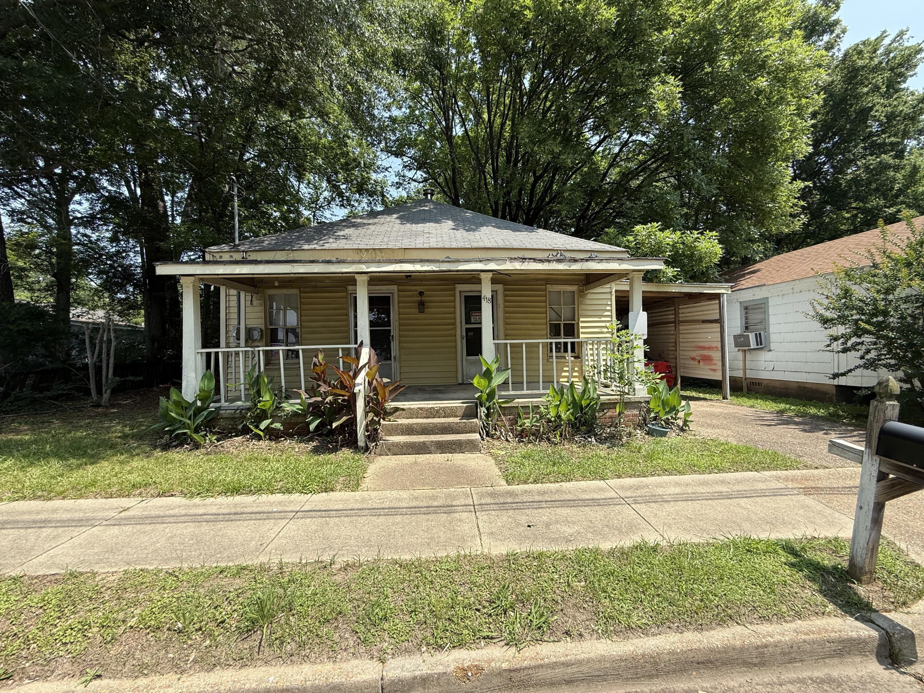 Property Photo: 418 Chestnut Street MS 38804