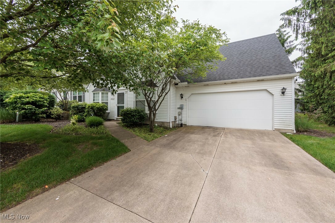 Property Photo:  2592 Burridge Circle  OH 44087 