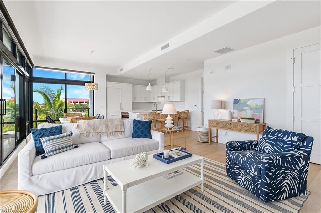 Property Photo: 850 Central Ave 305 FL 34102