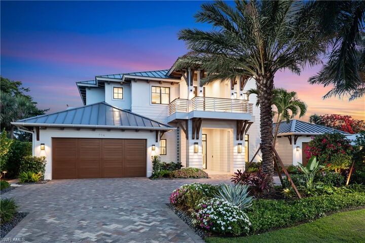 774 S Golf Dr  Naples FL 34102 photo