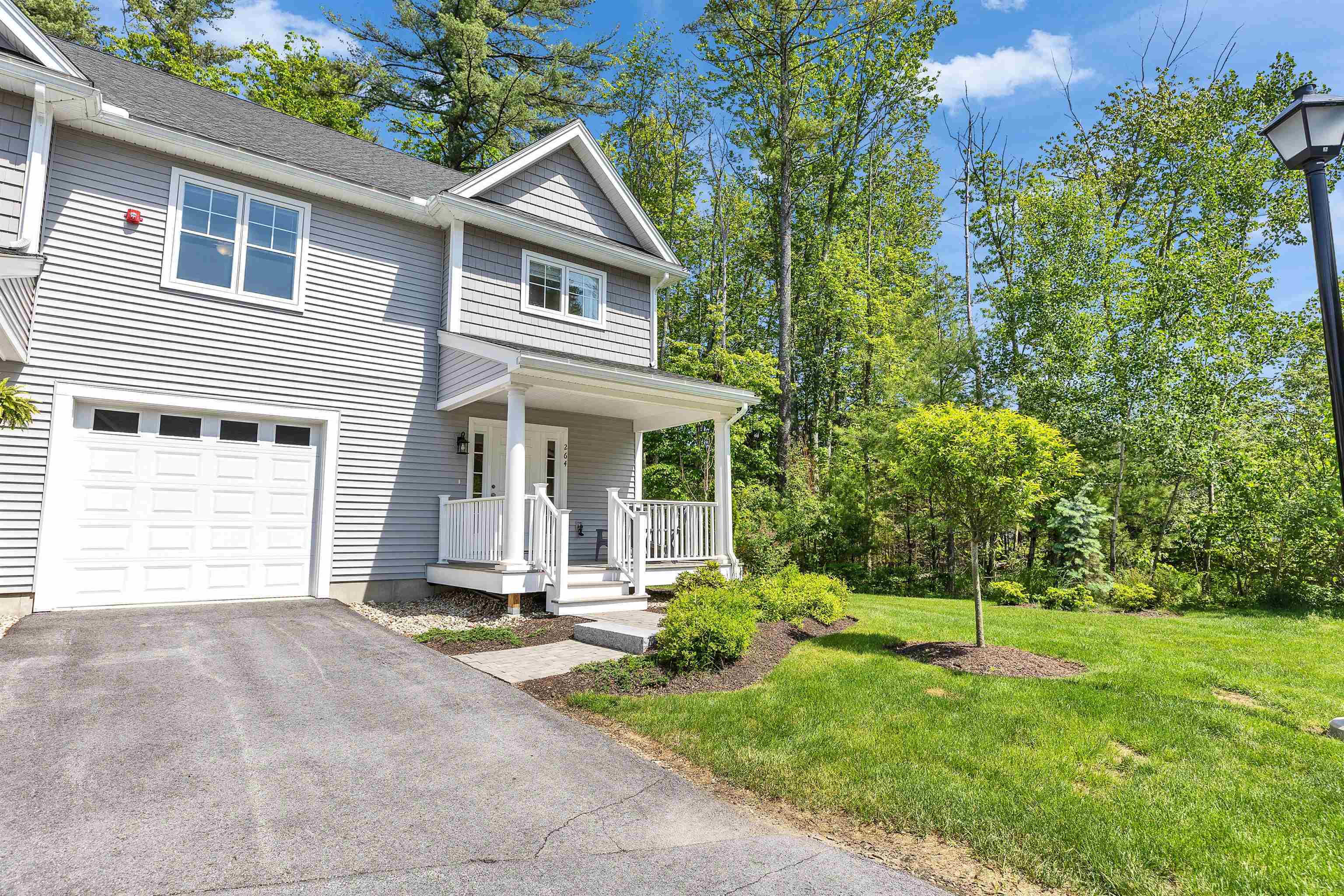 264 Woodview Way  Manchester NH 03102 photo