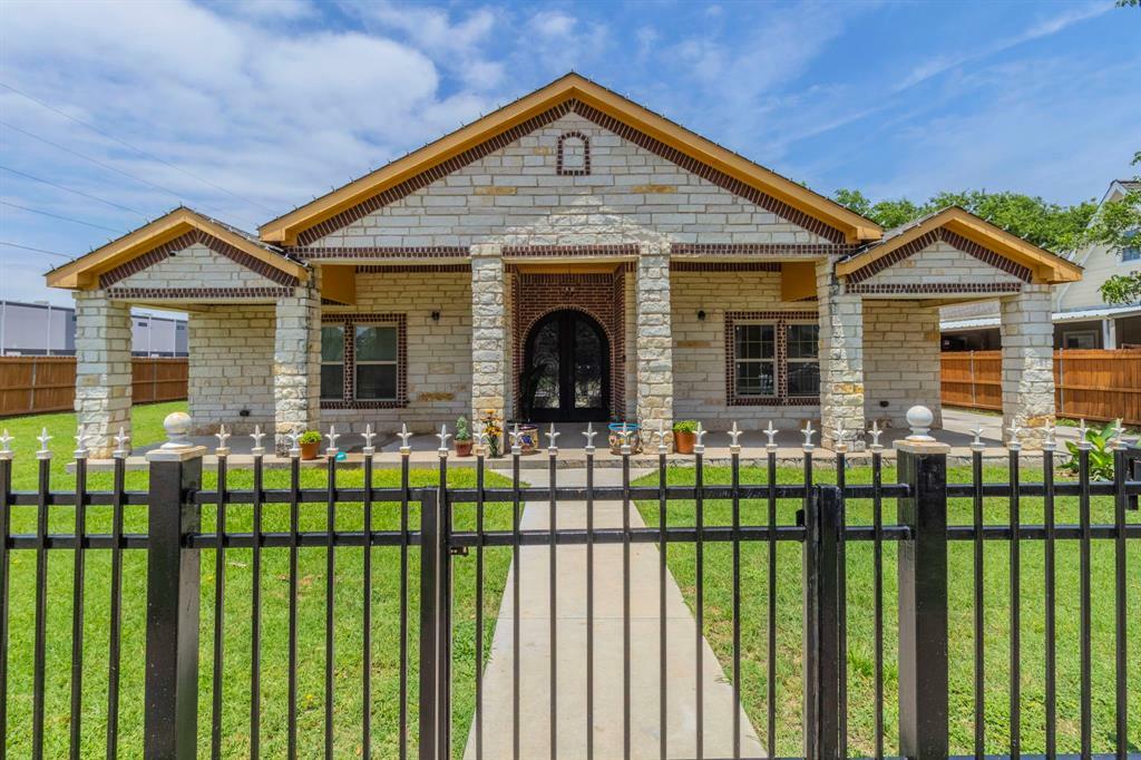 Property Photo:  3739 Crane Street  TX 75212 