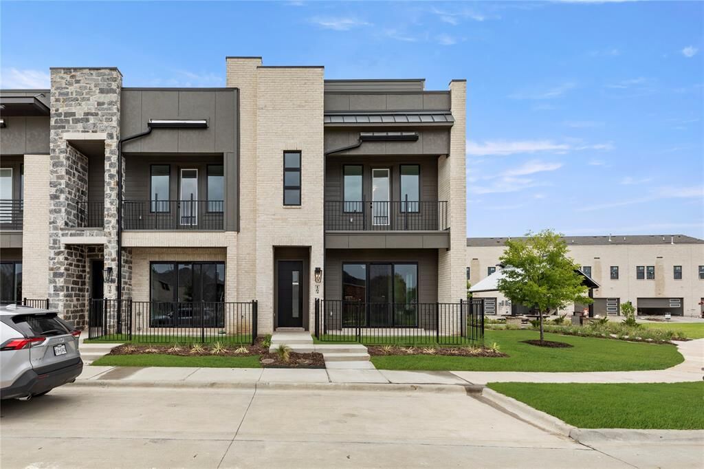 Property Photo:  1204 Daybreak Drive  TX 75013