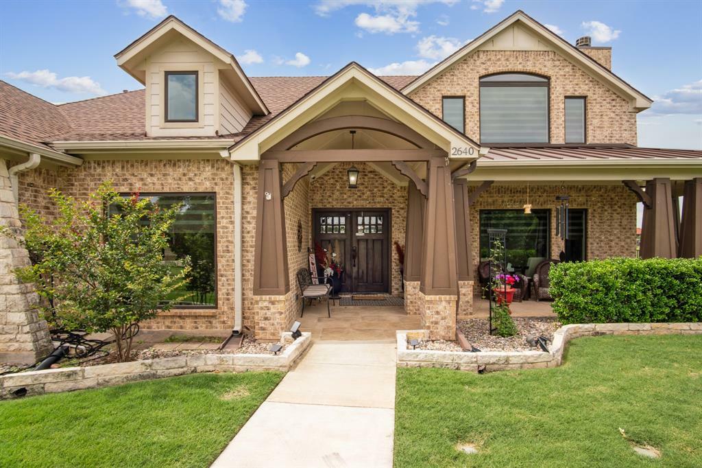 Property Photo: 2640 Creekwood Drive TX 75104