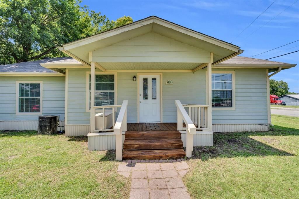 Photo de la propriété:  700 Ellis Street  TX 75165 