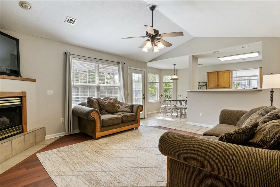 Property Photo: 505 SW 6th Avenue AR 72736
