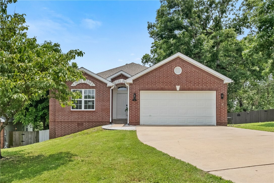 8 Hillcrest Lane  Bentonville AR 72712 photo