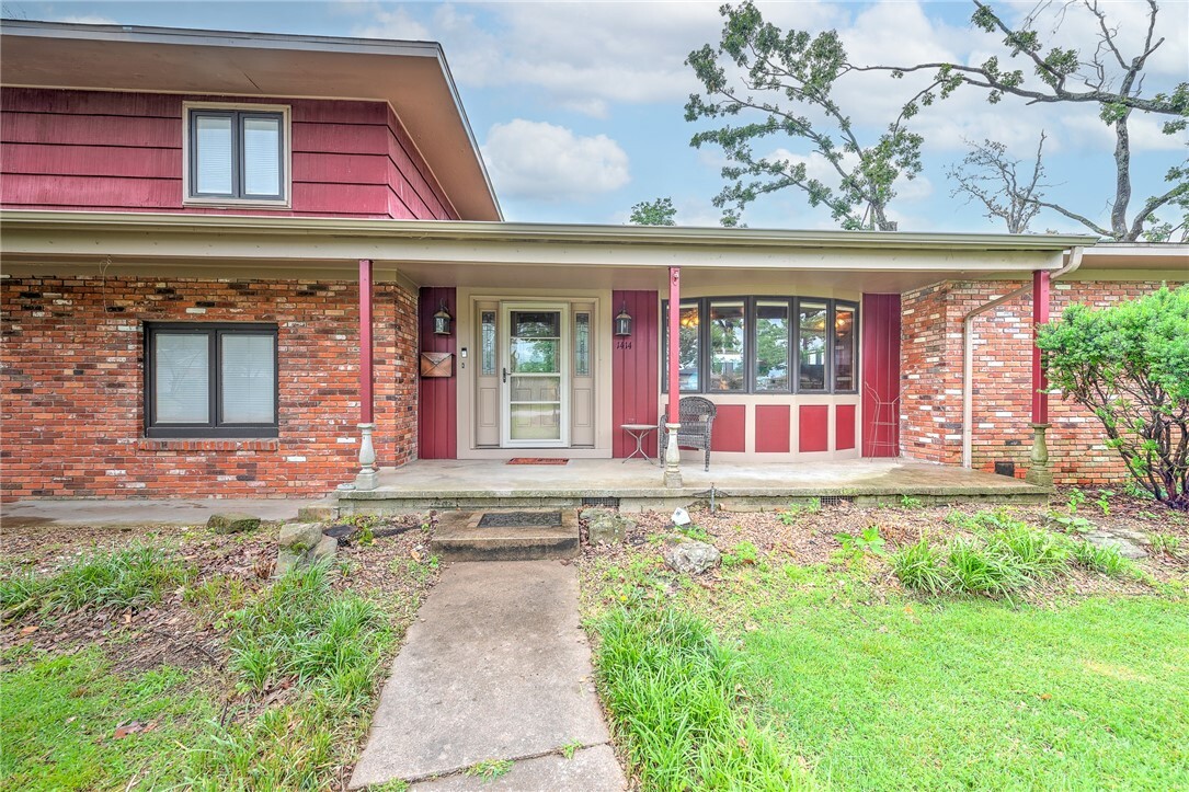 Property Photo: 1414 W Dogwood Street AR 72758