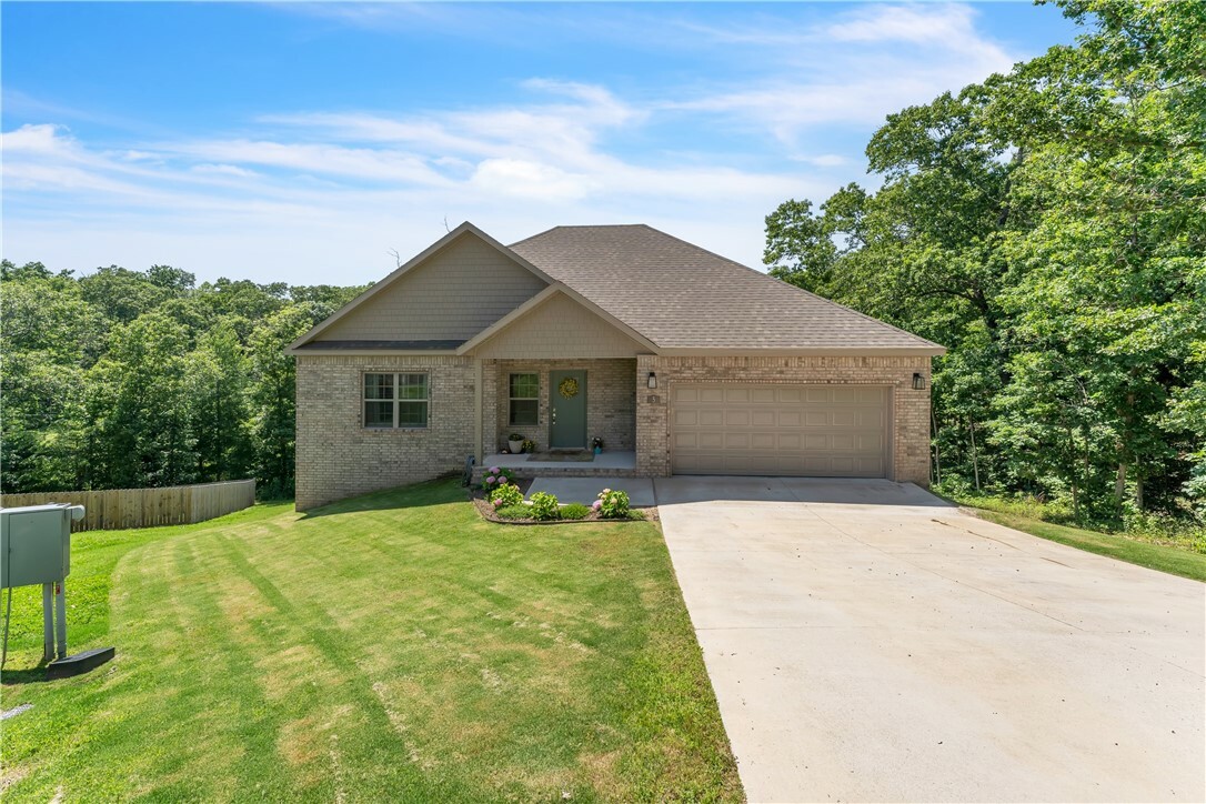 Property Photo: 5 E Manton Lane AR 72714