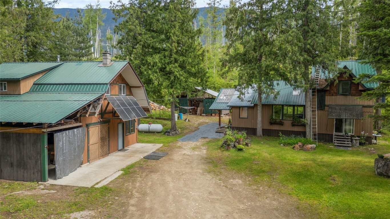1598 Quast Road  Seymour Arm BC V0E 2V2 photo