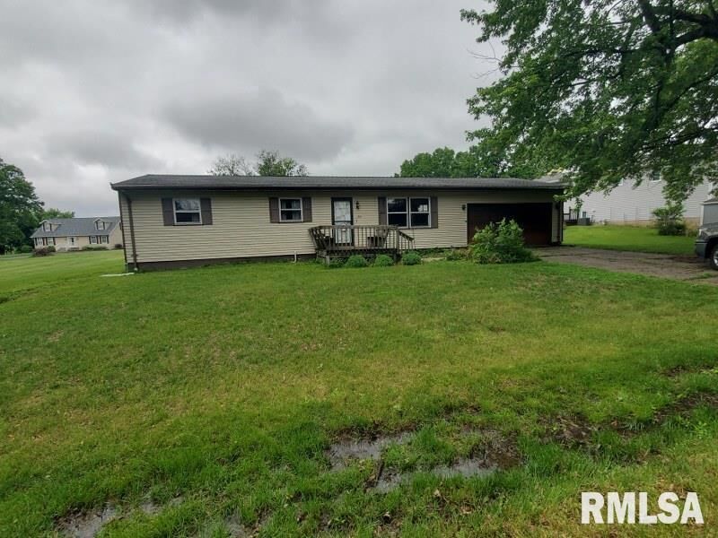 Property Photo: 204 Sunnyview Drive IL 61401