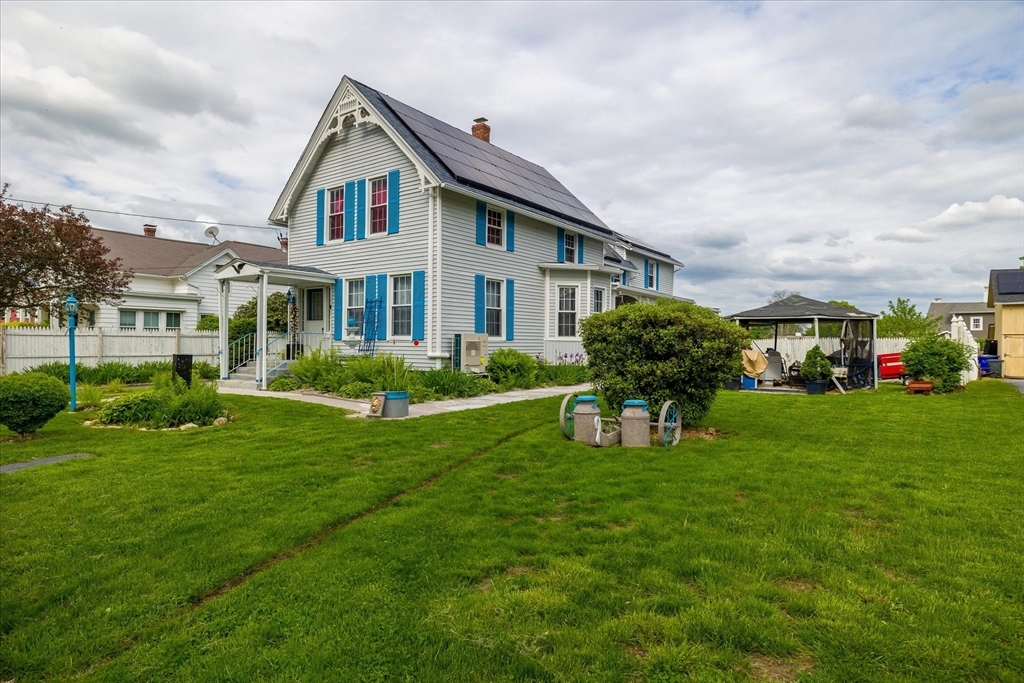 Property Photo:  31 Highland St  MA 01550 