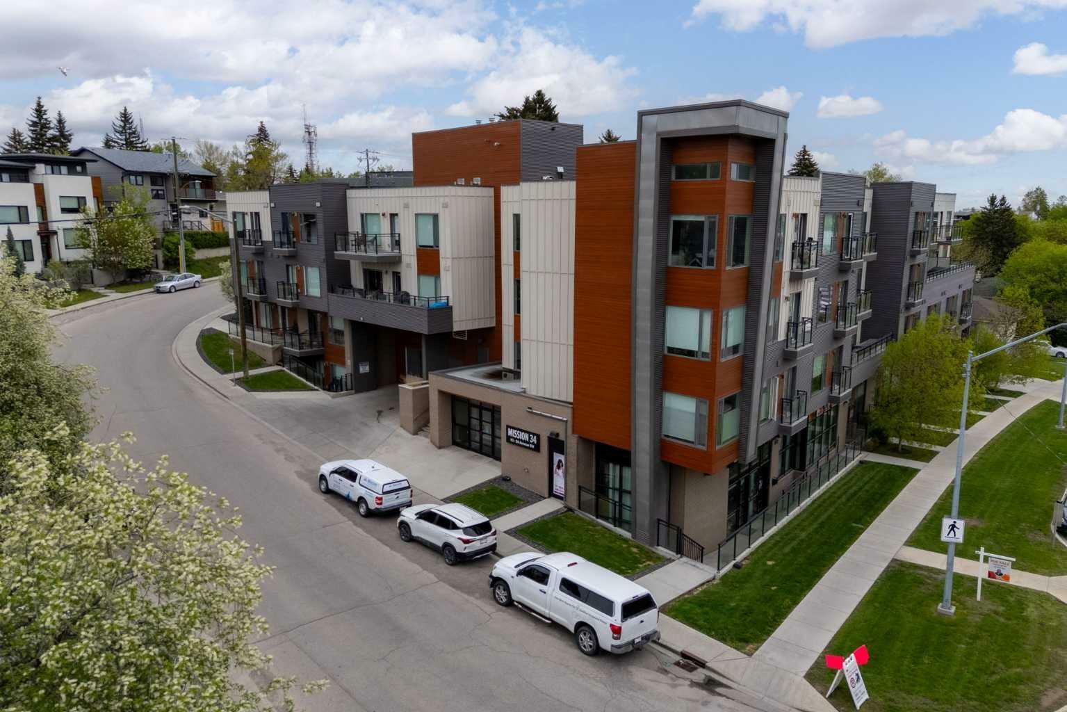 Property Photo: 93 34 Avenue SW 309 AB T2S 3H4