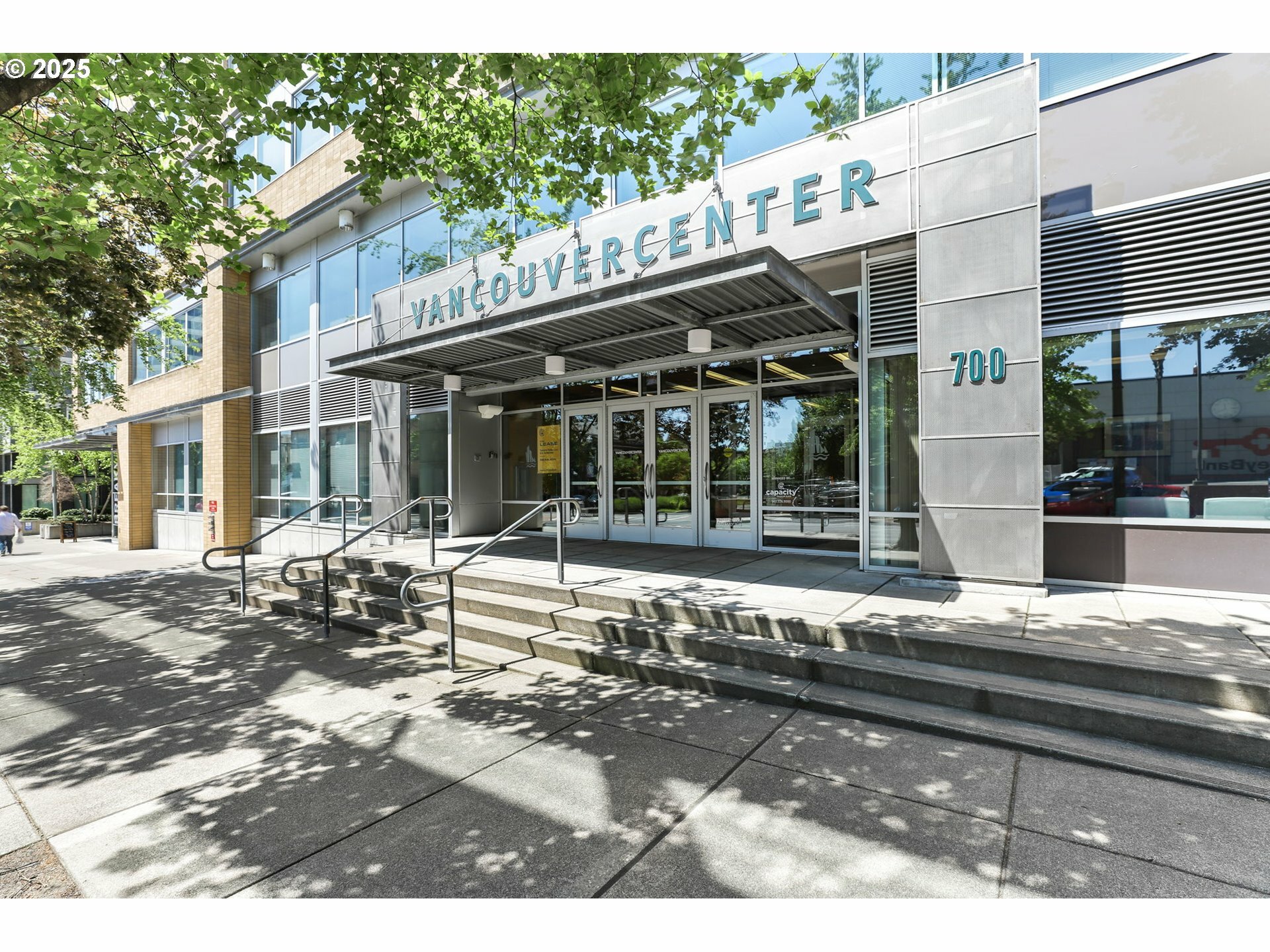 Property Photo: 700 Washington St 925 WA 98660