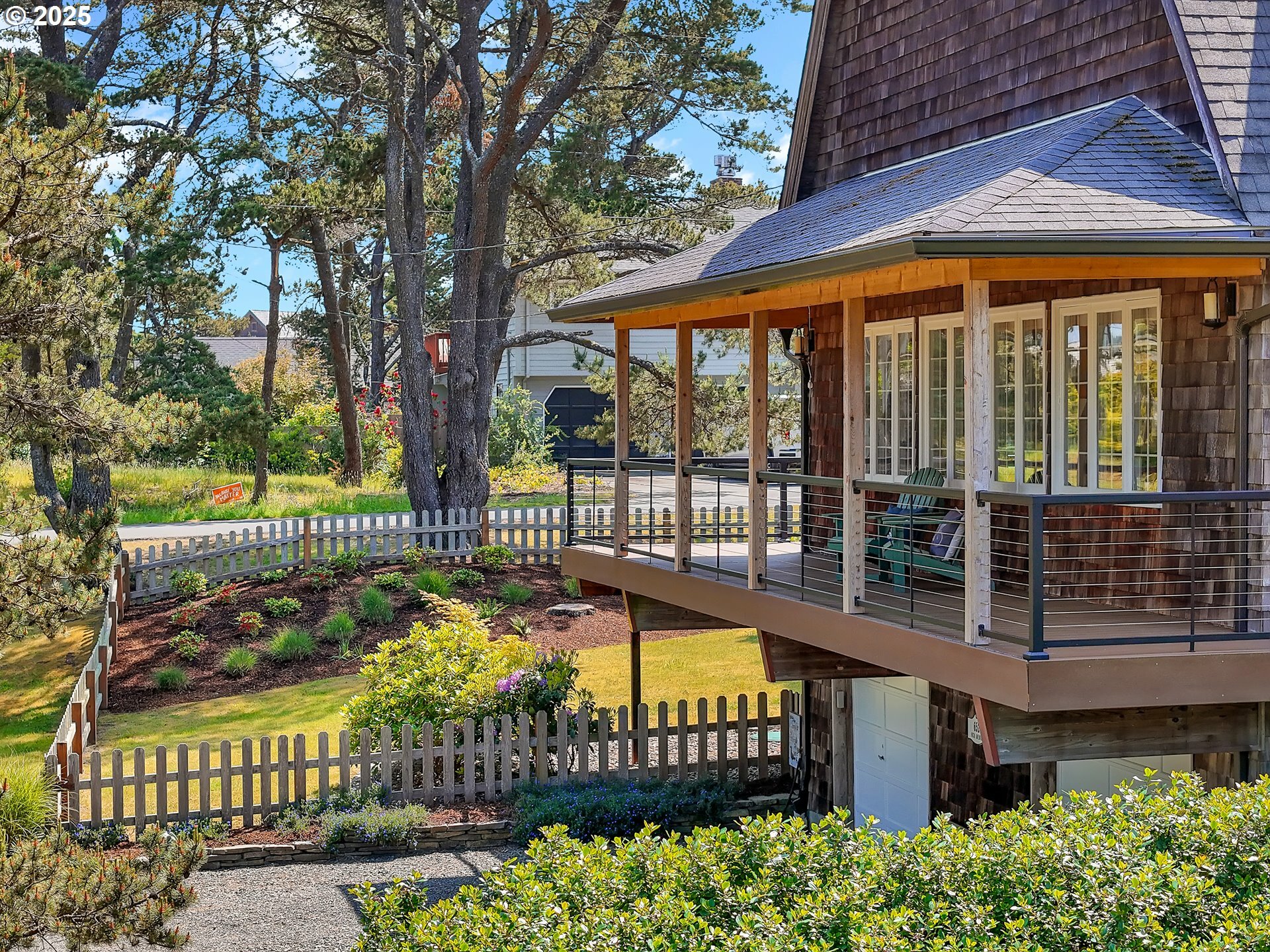 Property Photo: 652 Nita Ave OR 97138