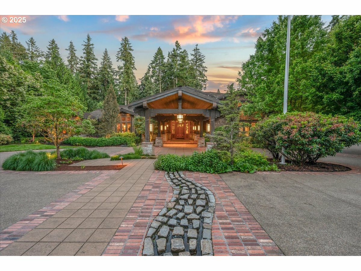 Property Photo: 13150 SW Iron Mountain Blvd OR 97219