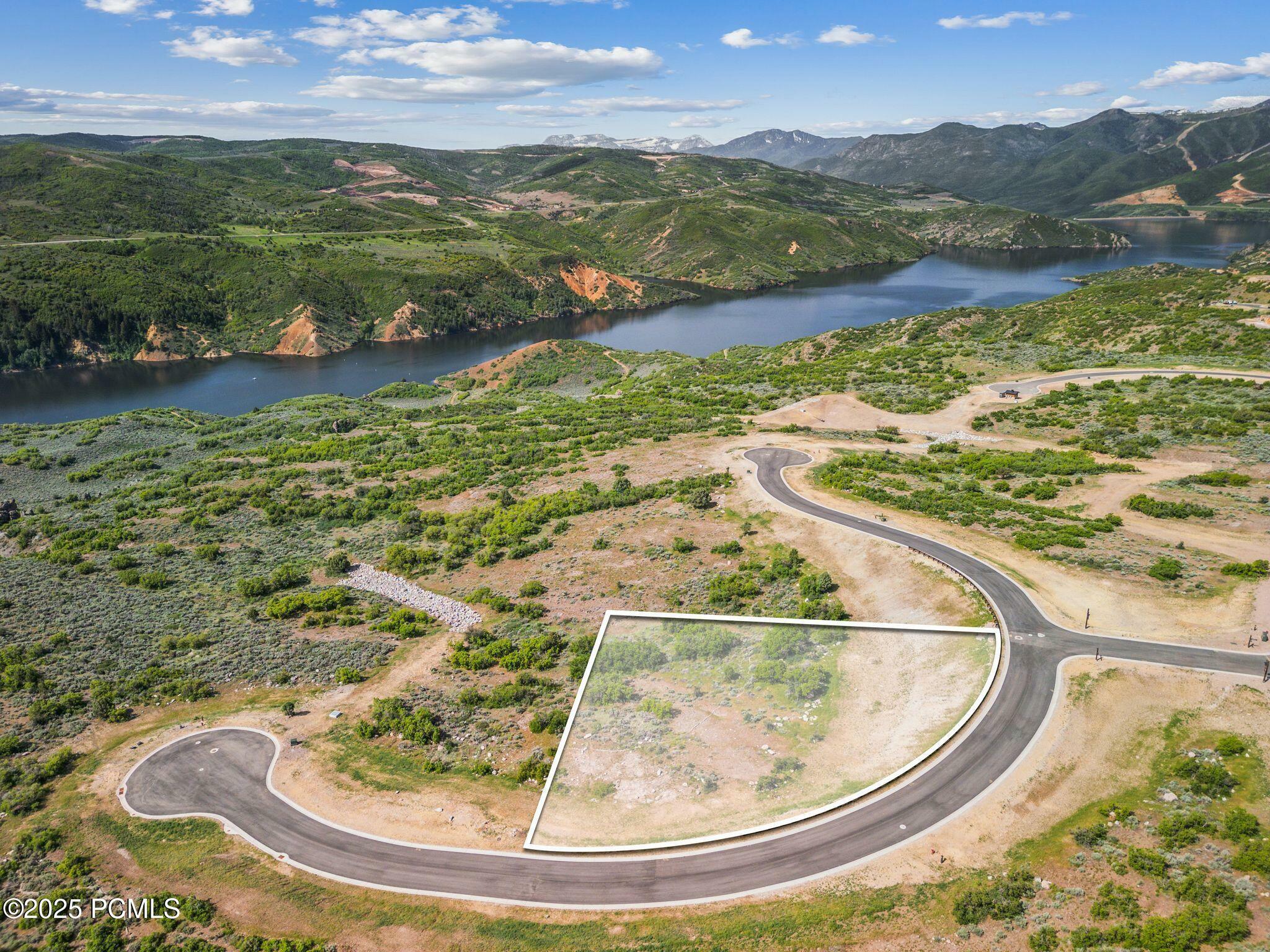 Property Photo: 3528 E Wishbone Place UT 84036