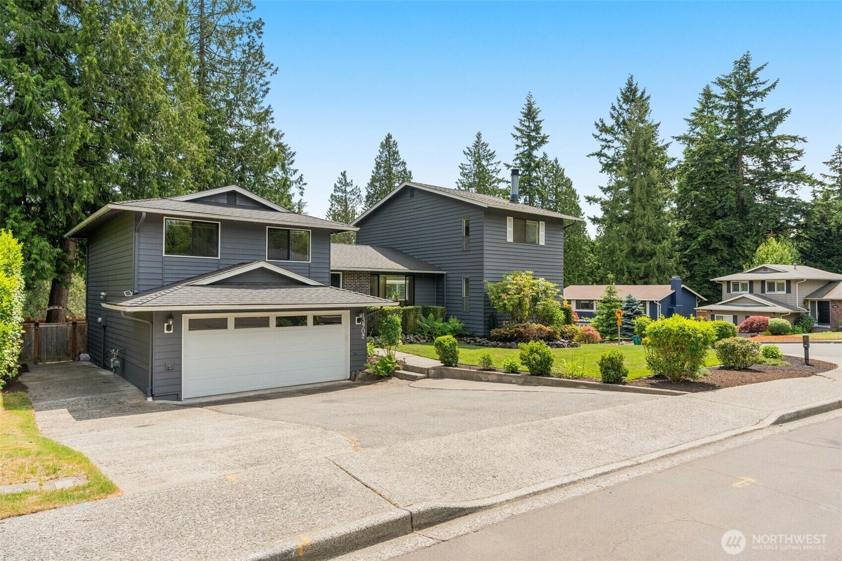 Property Photo: 13902 106th Place NE WA 98034