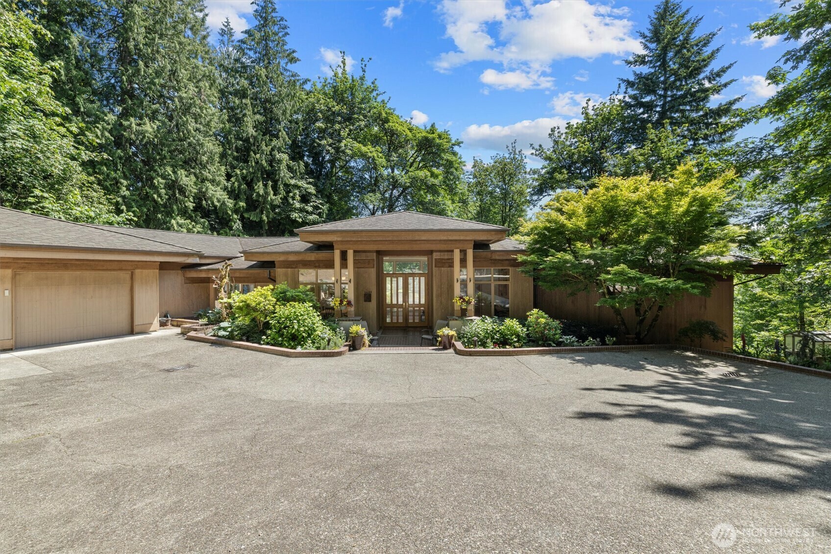 Property Photo: 11700 198th Avenue SE WA 98027