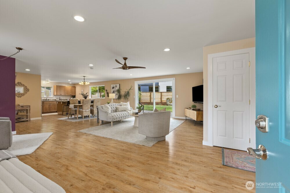 Property Photo:  4209 S 350th Street  WA 98001 