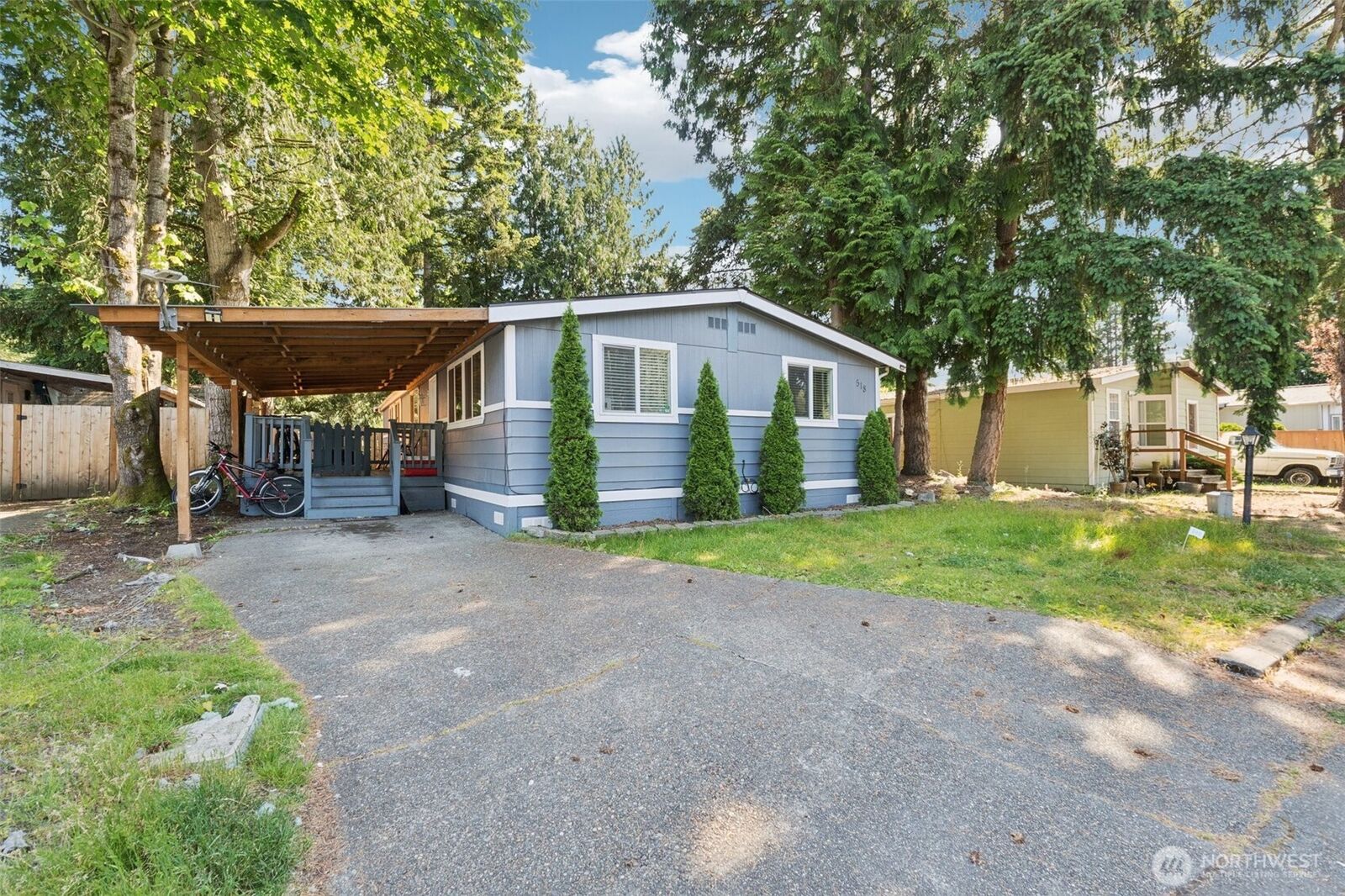 Property Photo: 4248 A Street SE 518 WA 98002