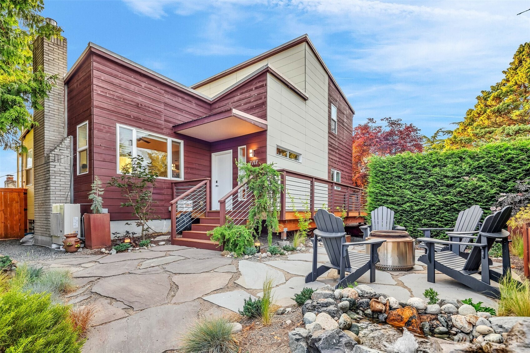 Property Photo: 7717 California Avenue SW WA 98136