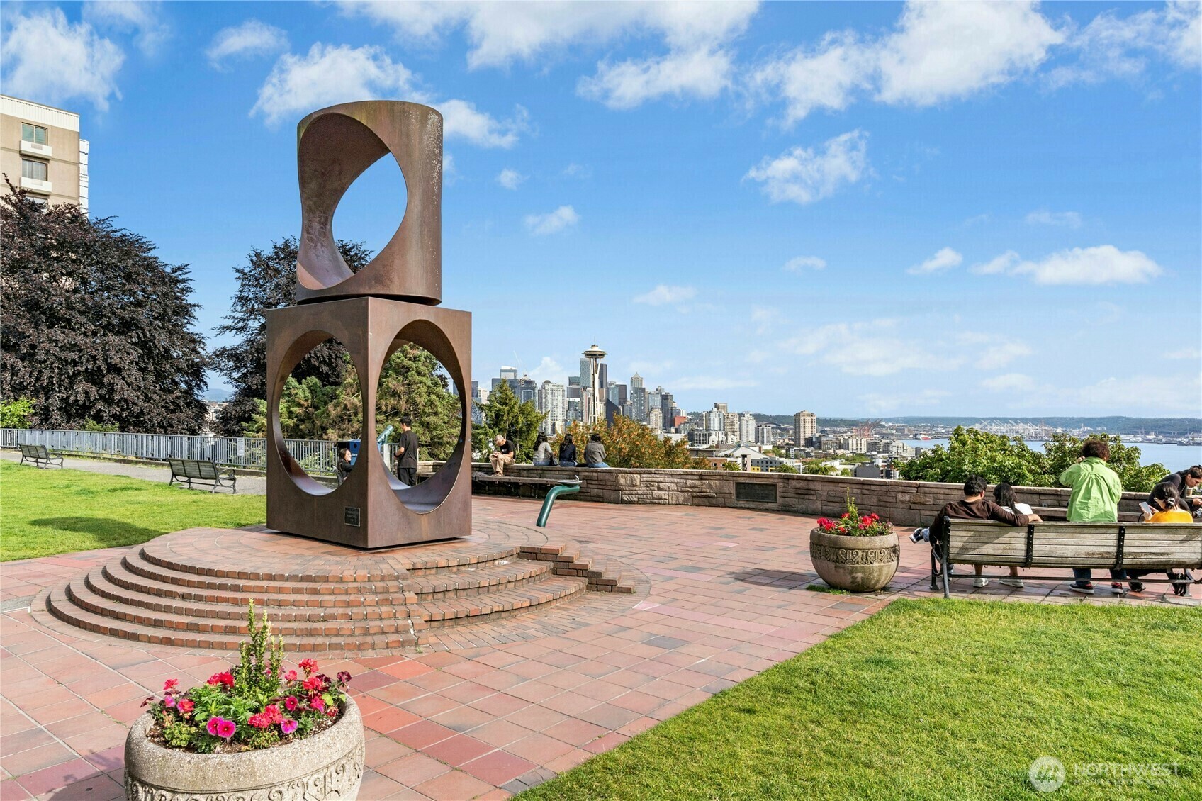 Property Photo: 100 W Highland Drive 404 WA 98119