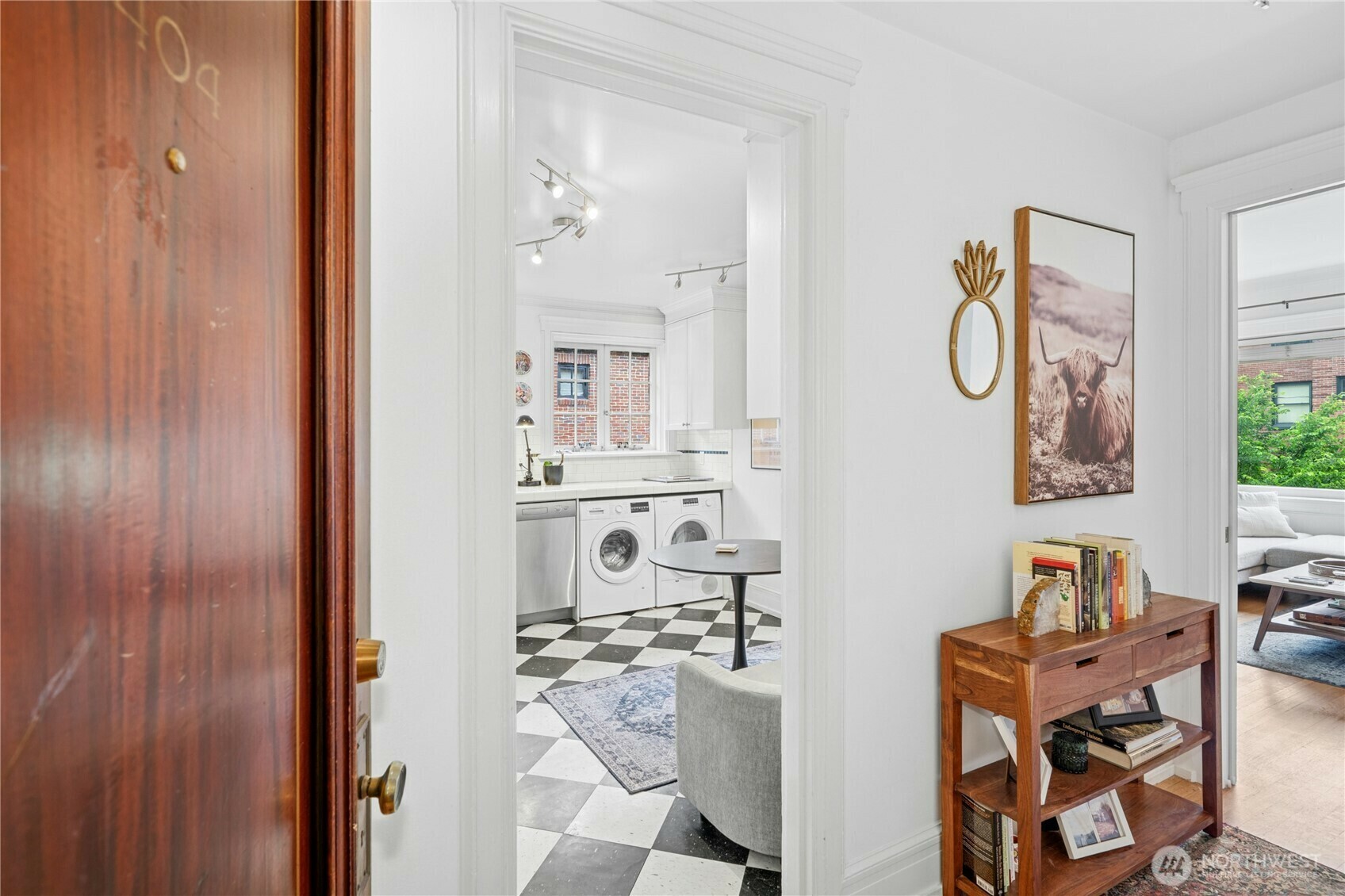 Property Photo: 100 W Highland Drive 404 WA 98119
