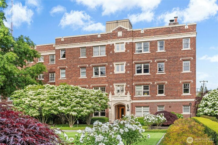 Property Photo:  100 W Highland Drive 404  WA 98119 