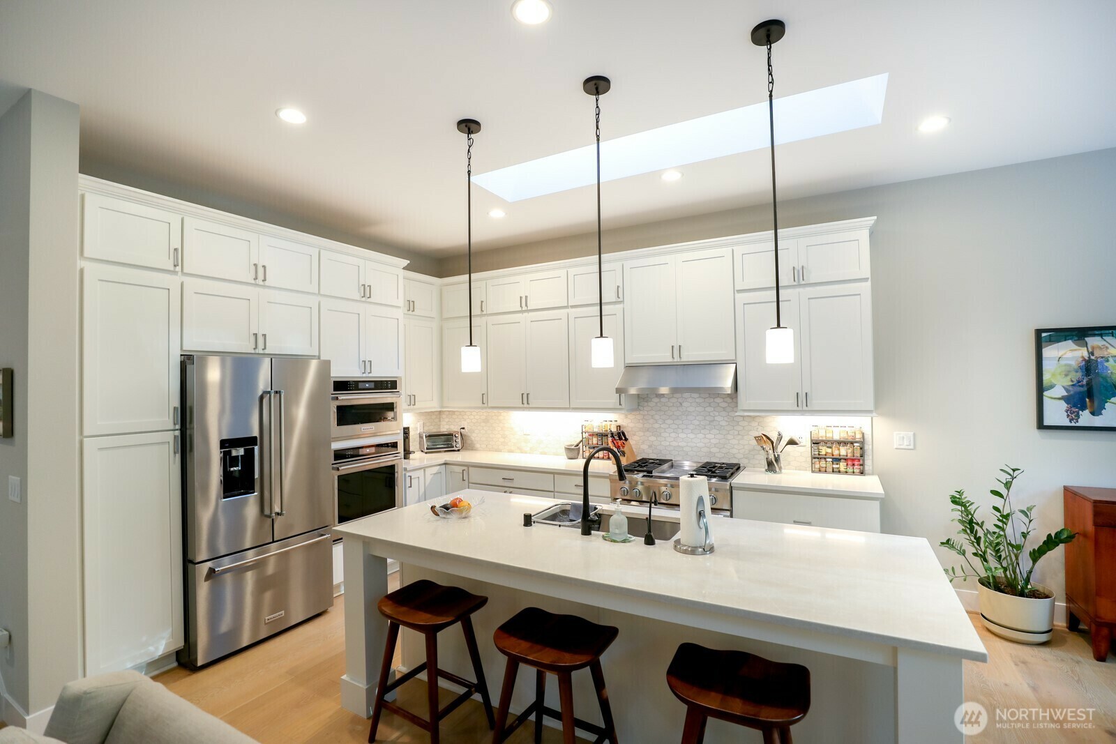 Property Photo: 1375 Bandera Avenue SE WA 98045
