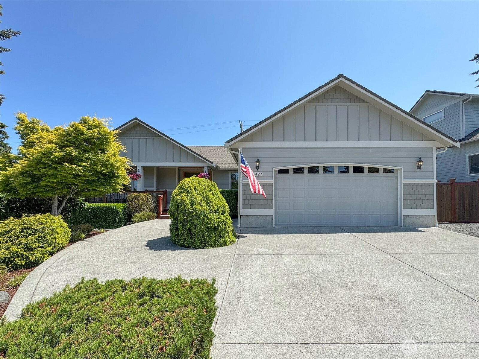Property Photo: 1427 N Aurora Court WA 98363