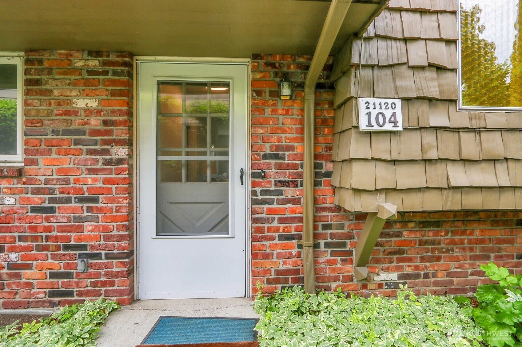 Property Photo: 21120 77th Place W 104 WA 98026