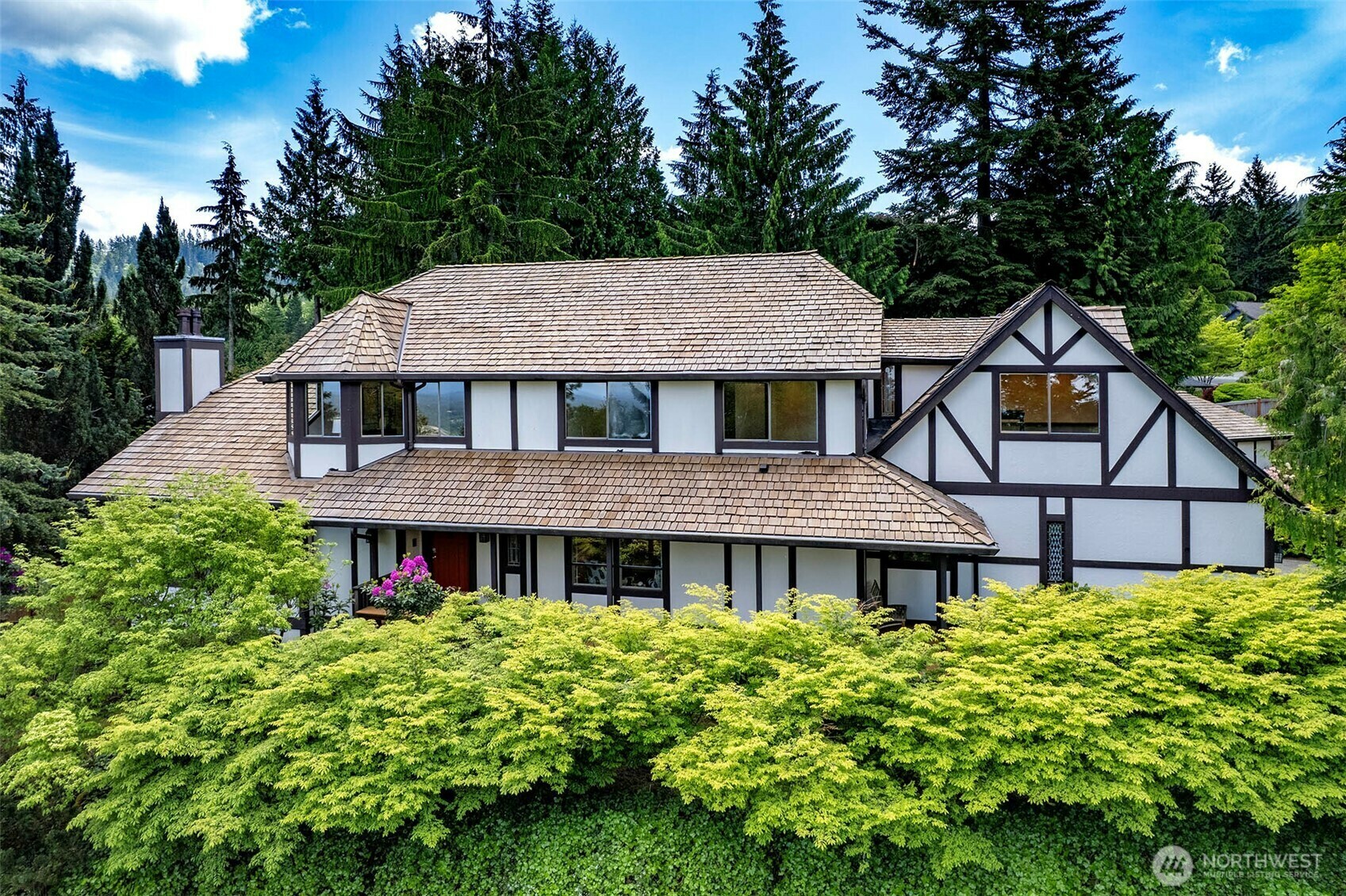 2120  Squak Mountain Loop SW  Issaquah WA 98027 photo