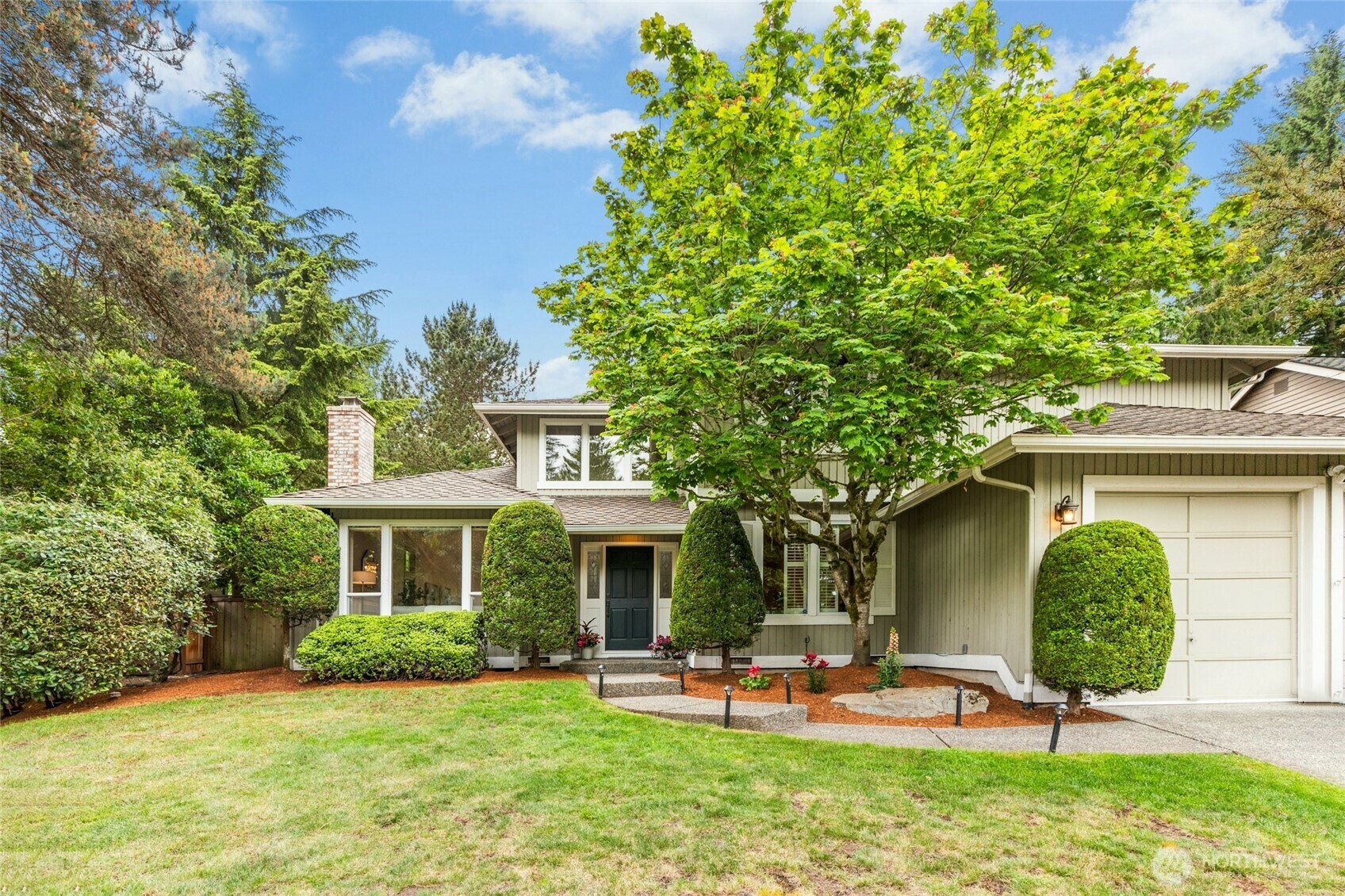 Property Photo:  2215  234th Avenue NE  WA 98074 
