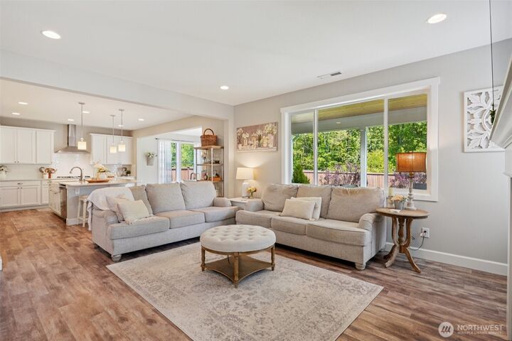 Property Photo: 648 S Davis Street WA 98321