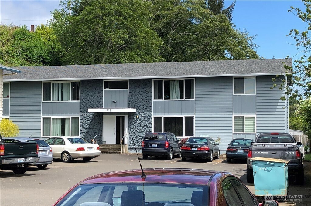 712 N Scammel Street  Aberdeen WA 98520 photo