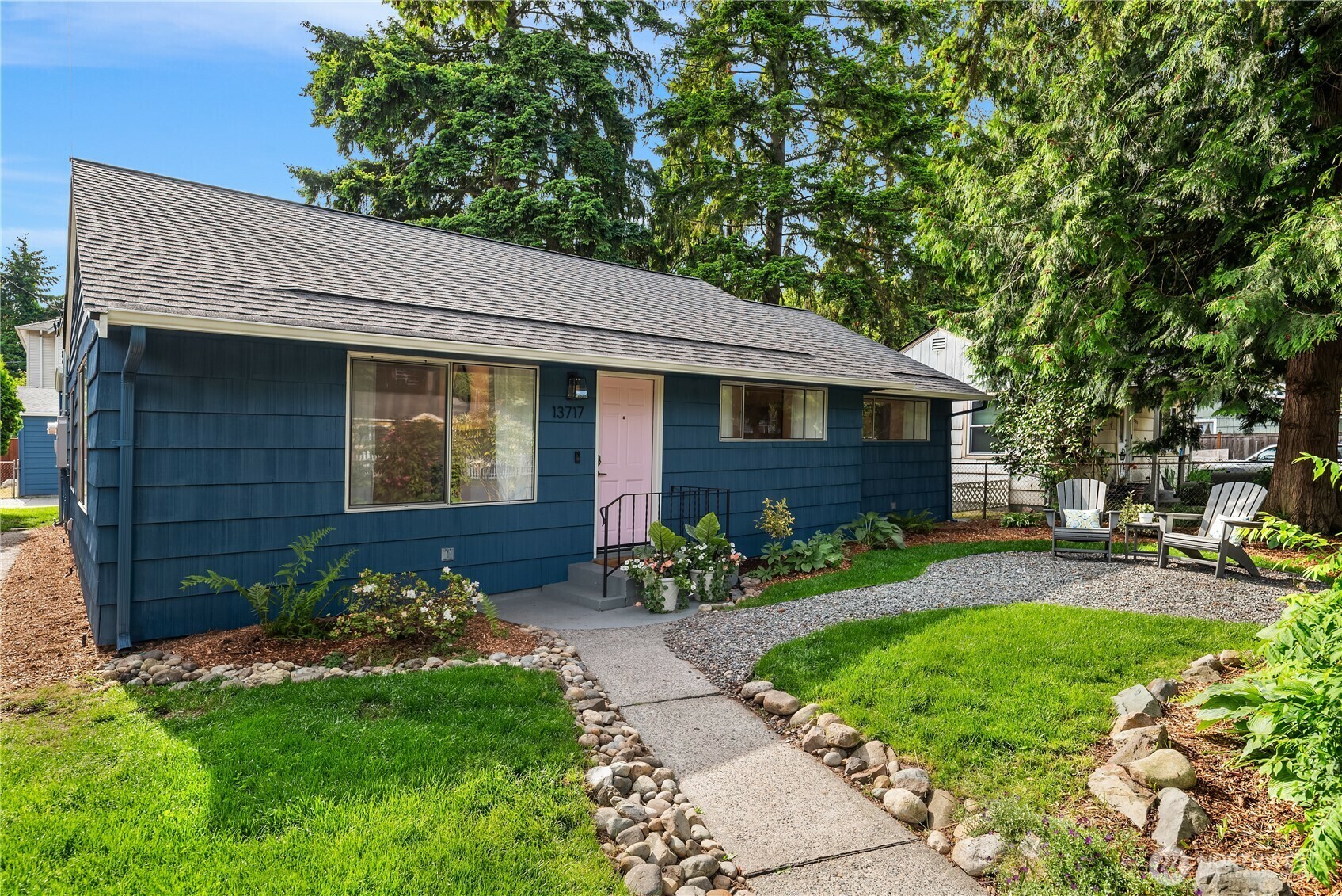 Property Photo: 13717 Stone Avenue N WA 98133