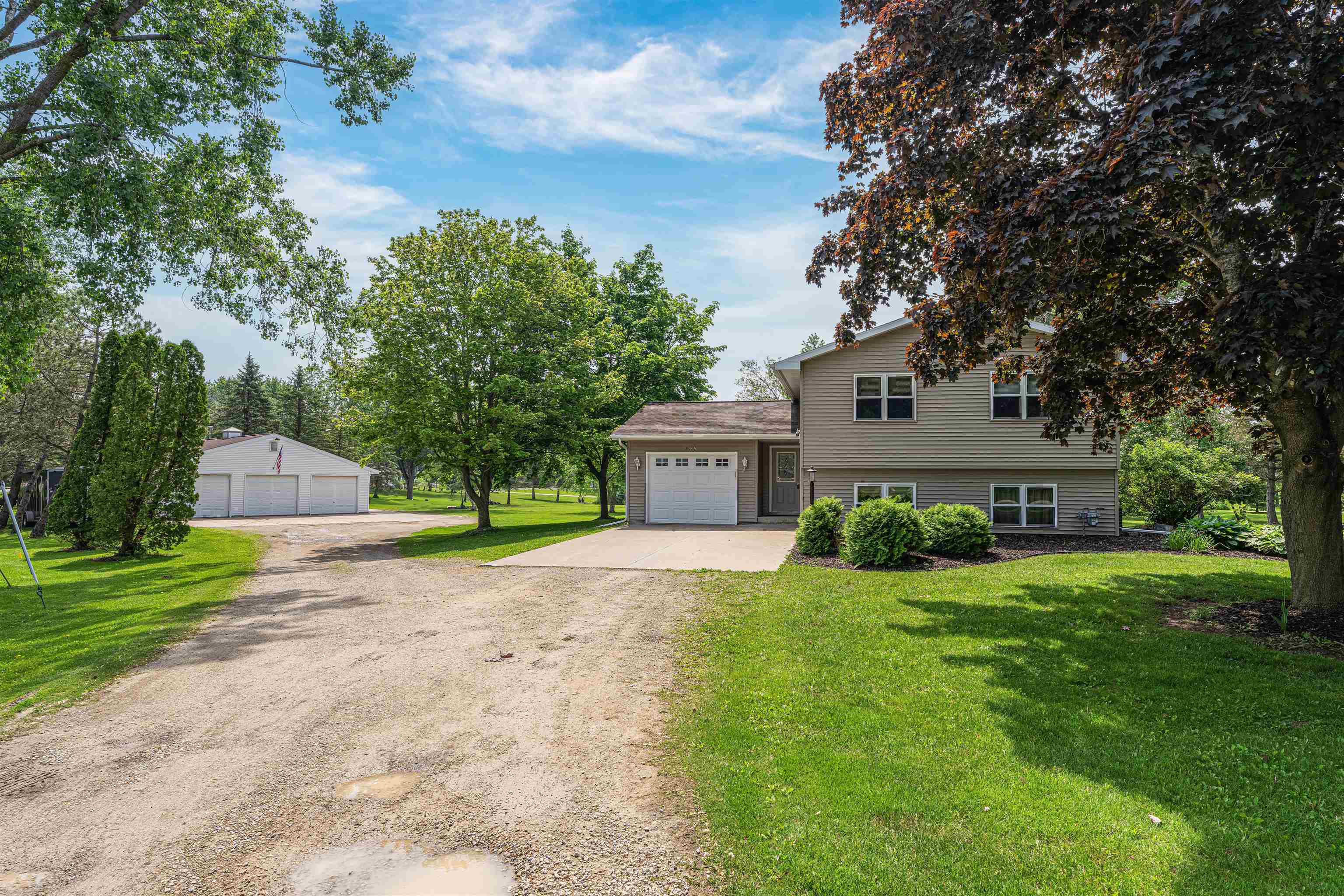 W4819 Country Gate Lane  Black Creek WI 54106 photo
