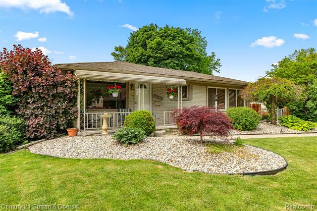 Property Photo: 17215 Hanover Avenue MI 48101