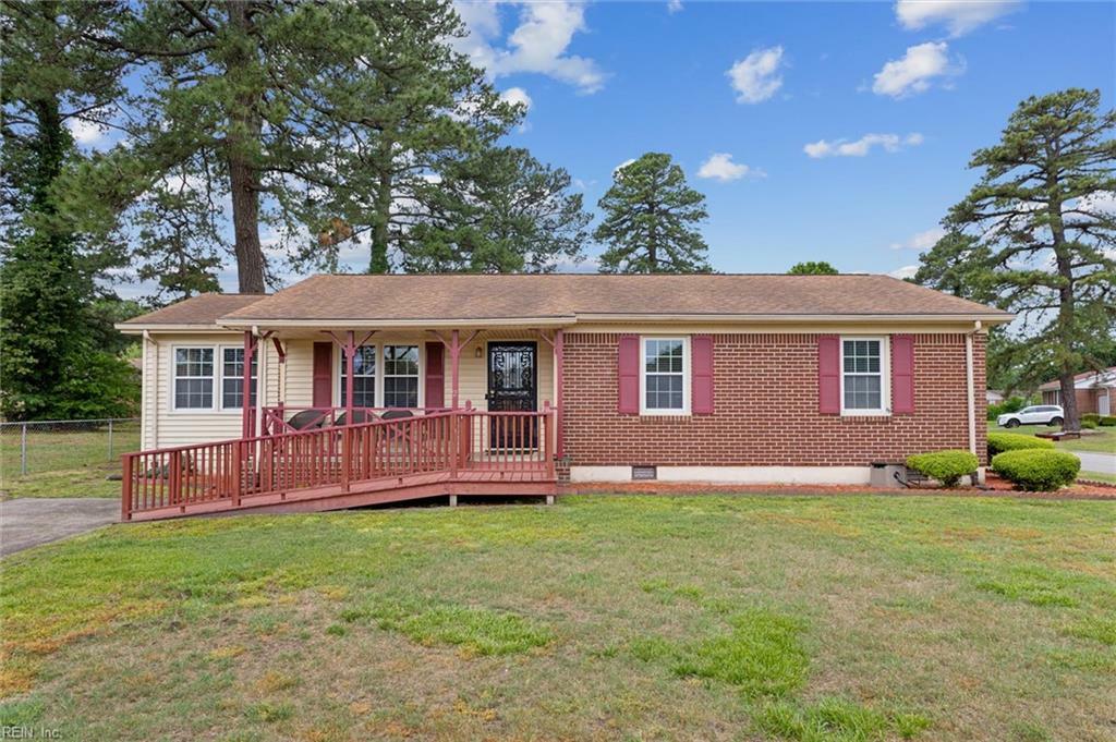 Property Photo: 2 Treemont Ct VA 23701