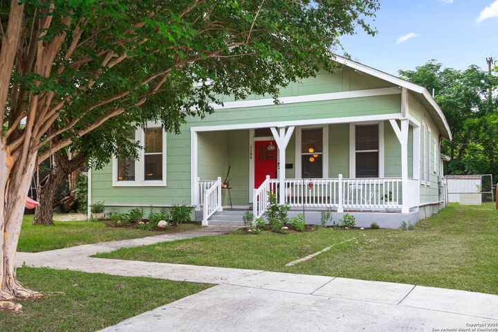 Property Photo:  1106 W Summit Ave  TX 78201 