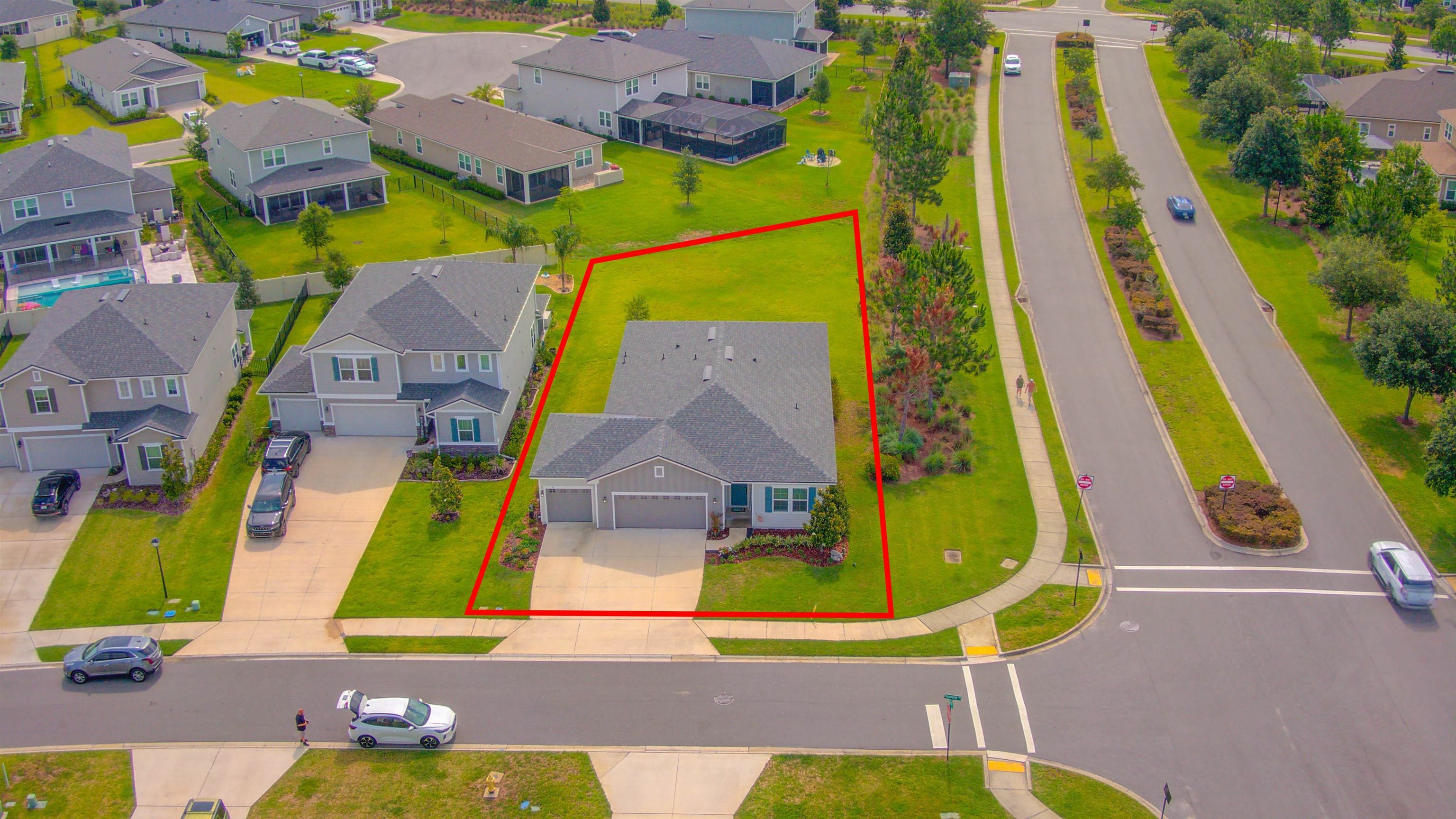 Property Photo: 24 Pepperpike Way FL 32092