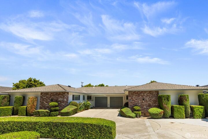 Property Photo: 2322 Meridian Avenue CA 95124