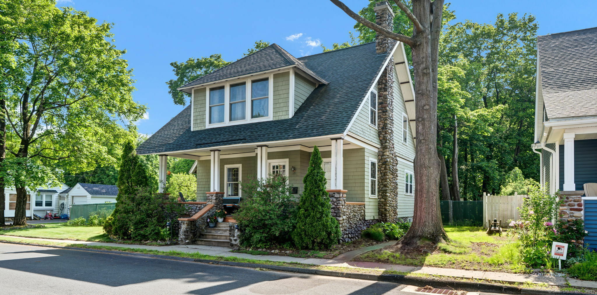 Property Photo: 11 Strong Court CT 06062
