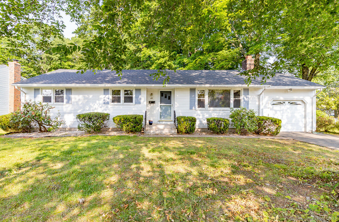 Property Photo:  123 Jeffrey Lane  CT 06111 