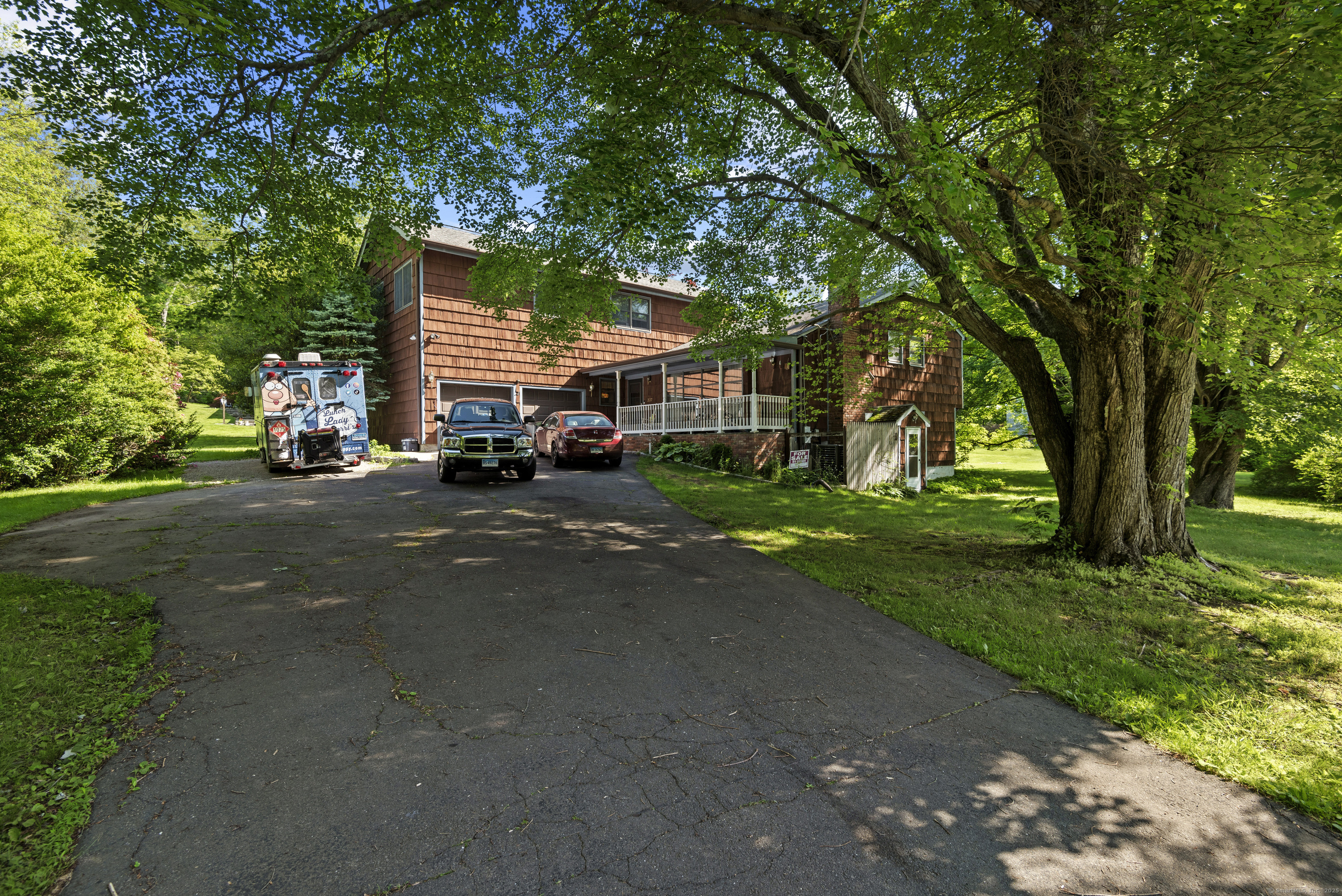Property Photo:  337 Woodbine Road  CT 06903 